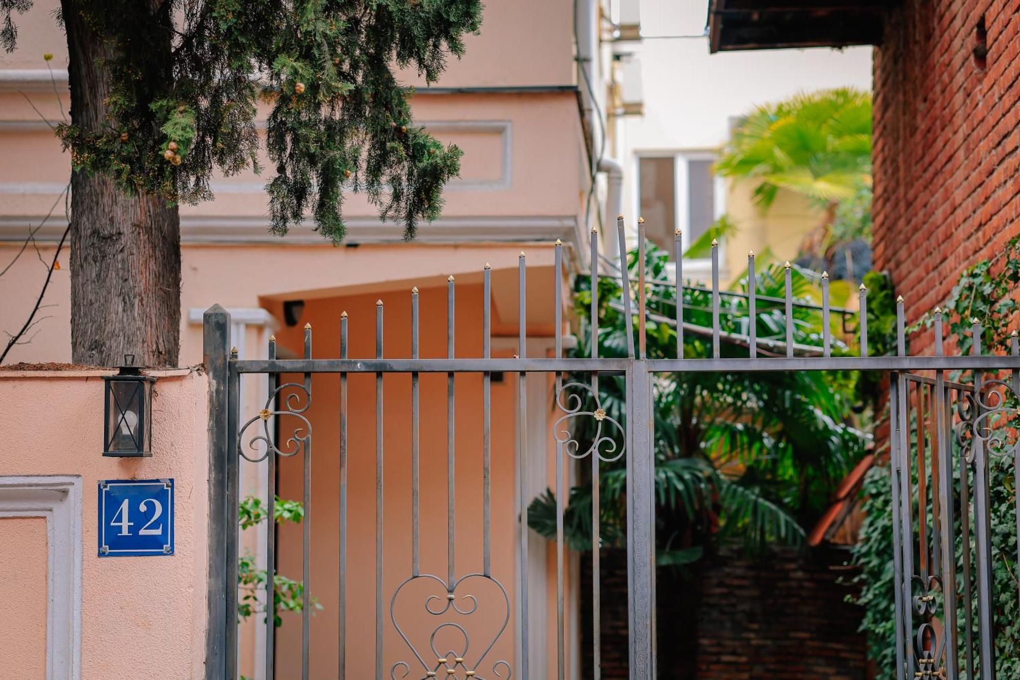 Hotel Darchi Tbilisi Exterior foto
